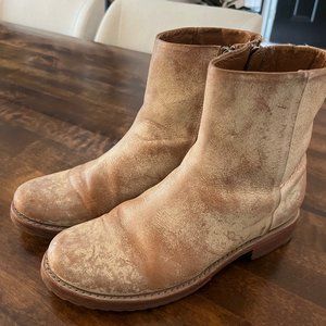 FRYE Veronica Distressed Inside Zip Bootie Size 7.5